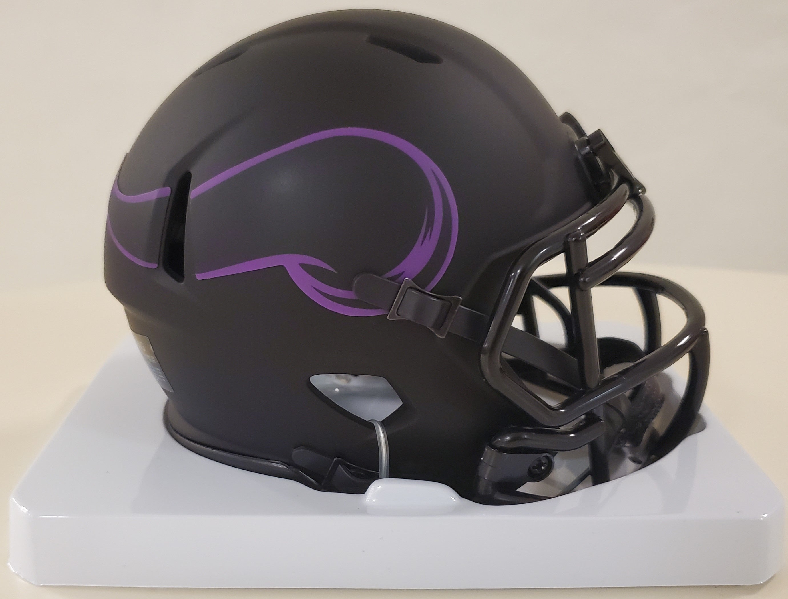 Vikings store eclipse helmet